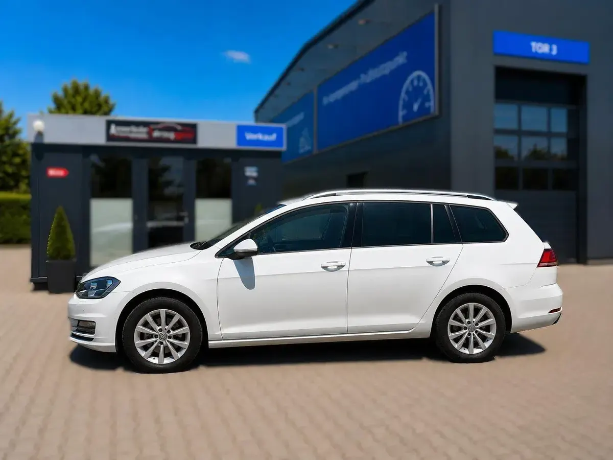 Gebraucht VW Golf VII LOUNGE 125 PS (91 kW) 2015 Weiß Kombi