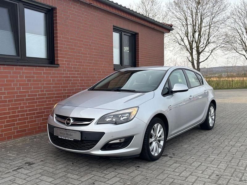 Gebraucht Opel Astra Active 140 PS (102 kW) 2013 Silber Limousine