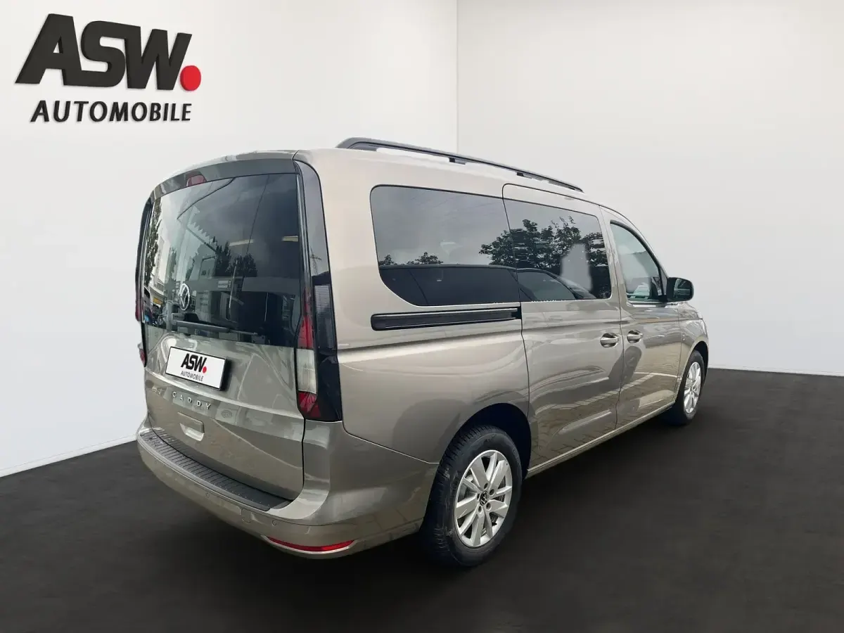 Gebraucht VW Caddy Maxi Life 122 PS (89 kW) 2025 Beige Van / Kleinbus