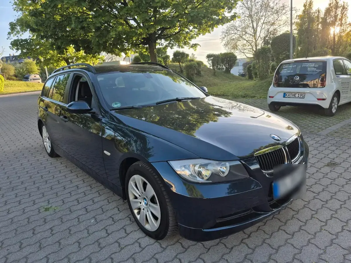 Second-hand BMW 320 150 CP (110 kW) 2005 Albastru Break