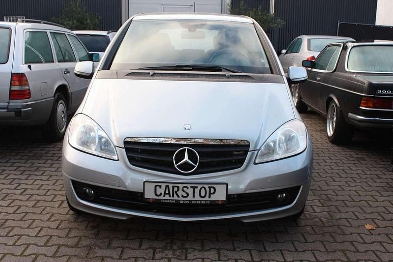 Silber Gebraucht 2010 Mercedes A160 Kleinwagen | 5.900 € (Fairer Preis) - Bild 1/4