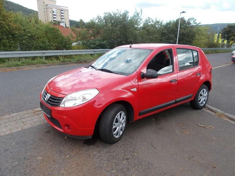 Rot Gebraucht 2009 Dacia Sandero Lauréate Kleinwagen | 650 € (Superpreis) - Bild 1/4