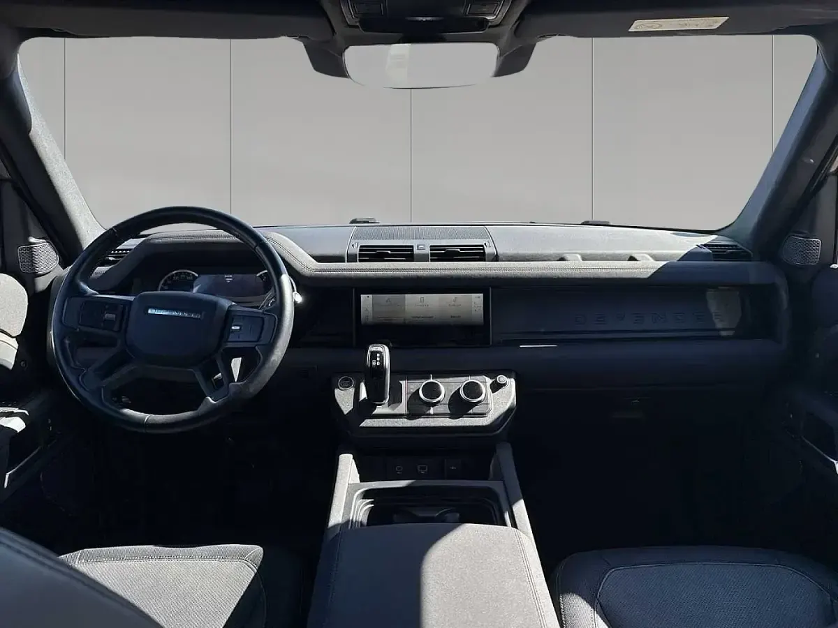 Gebraucht Land Rover Defender SE Dynamic 252 PS (185 kW) 2022 Lantau bronze SUV