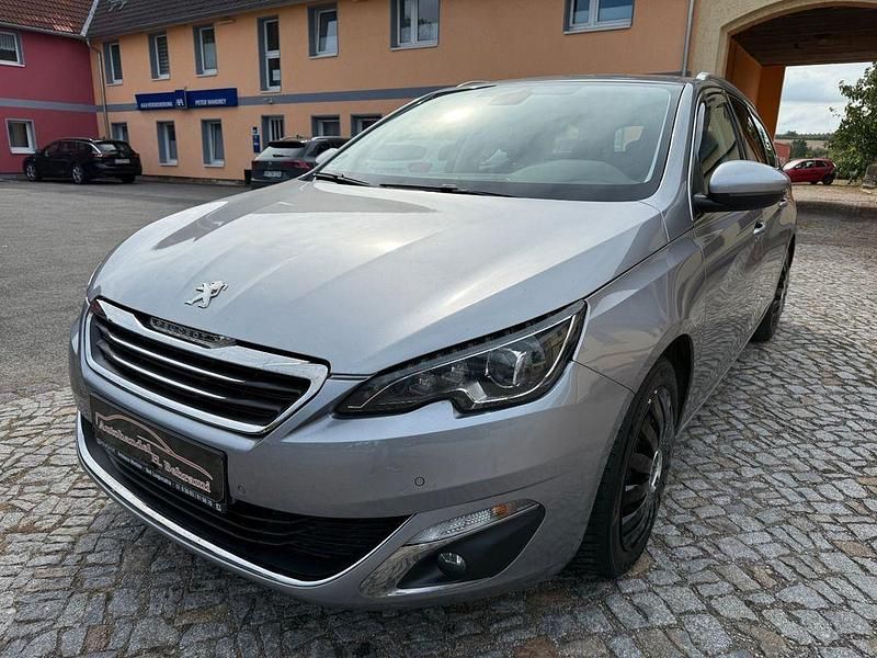 Grau Gebraucht 2017 Peugeot 308 Allure Kombi | 5.950 € (Fairer Preis) - Bild 1/4