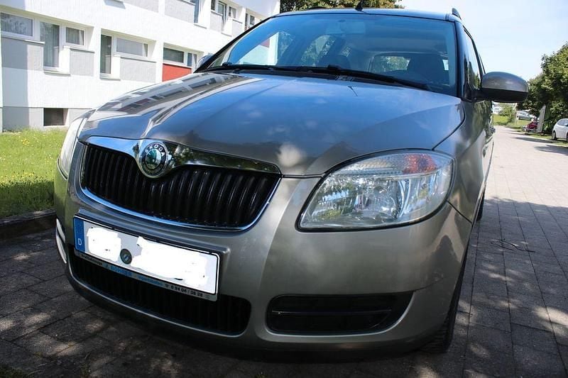 Beige Gebraucht 2007 Skoda Roomster Style Kombi | 2.999 € (Guter Preis) - Bild 1/4