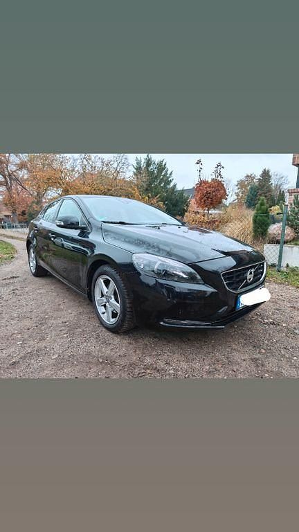 Schwarz Gebraucht 2013 Volvo V40 Limousine | 8.485 € (Fairer Preis) - Bild 1/4