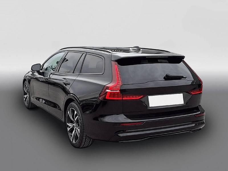 Gebraucht Volvo V60 Plus 197 PS (144 kW) 2024 Schwarz Kombi