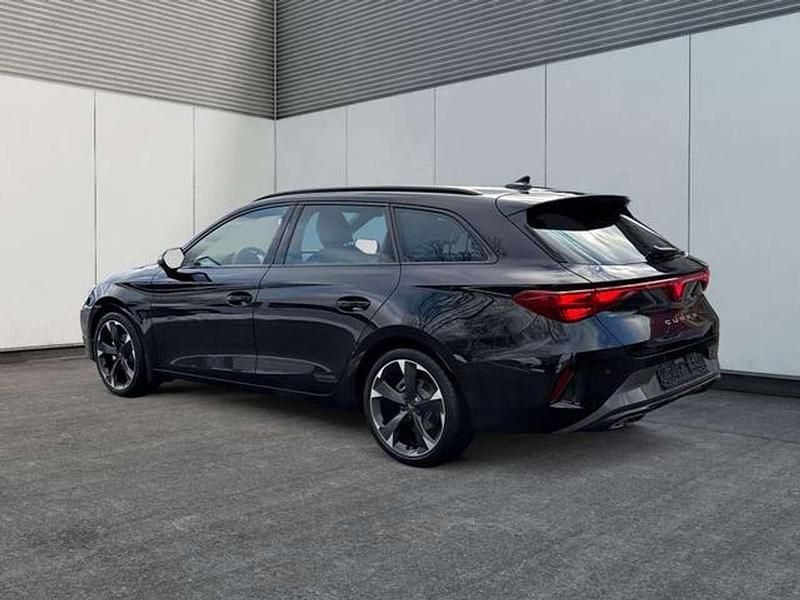 Neu Cupra Leon 150 PS (110 kW) 2025 Midnight black metallic/schwar Kombi