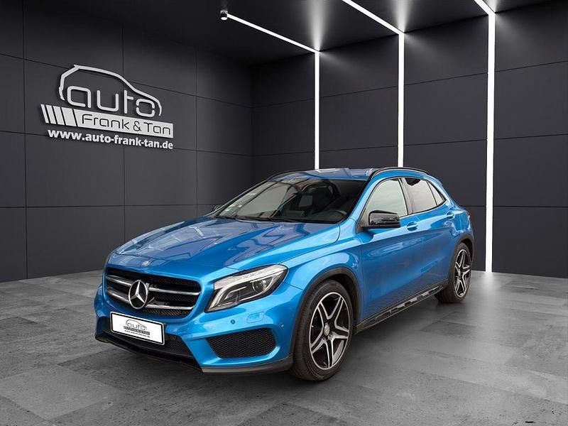 Blau Gebraucht 2015 Mercedes GLA200 AMG line SUV | 17.990 € (Etwas zu teuer) - Bild 1/4