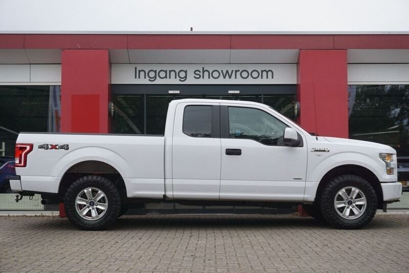 Gebraucht Ford F-150 330 PS (242 kW) 2015 Weiß Pickup