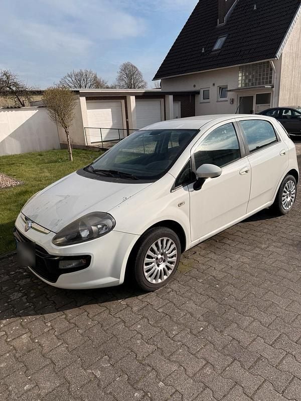 Gebraucht Fiat Punto 77 PS (56 kW) 2011 Weiß Kleinwagen