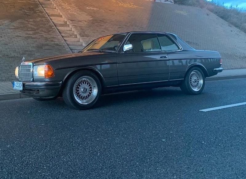 Gebraucht Mercedes 280 185 PS (136 kW) 1985 Grau Coupé