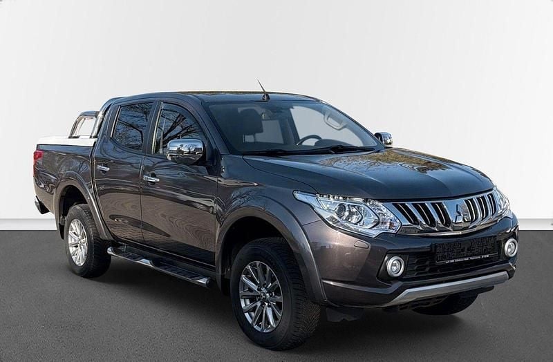 Gebraucht Mitsubishi L200 Top 181 PS (133 kW) 2017 Braun metallic Pickup