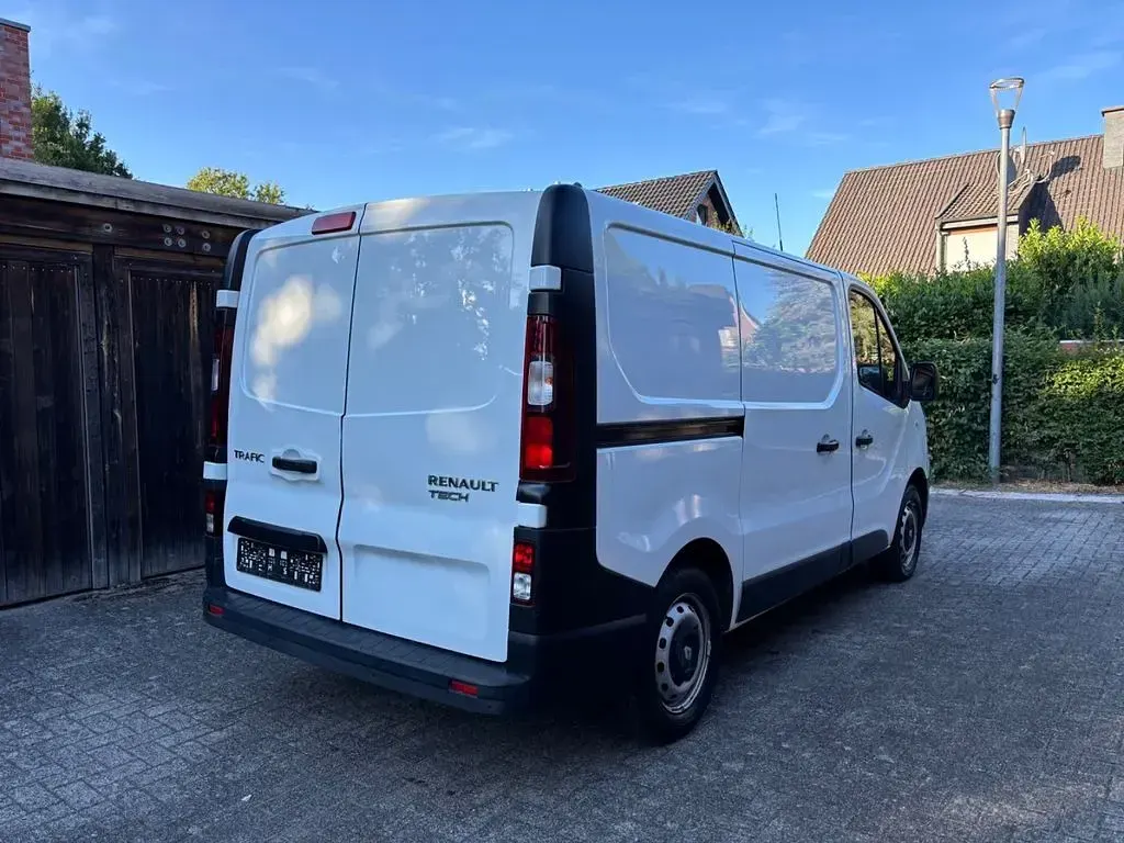 Gebraucht Renault Trafic 125 PS (91 kW) 2018 Weiß Van / Kleinbus