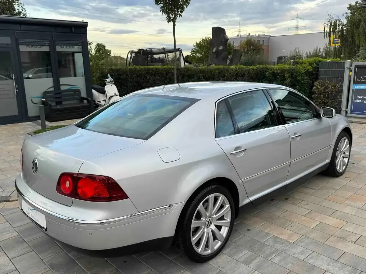 Gebraucht VW Phaeton 232 PS (170 kW) 2008 Silber Limousine