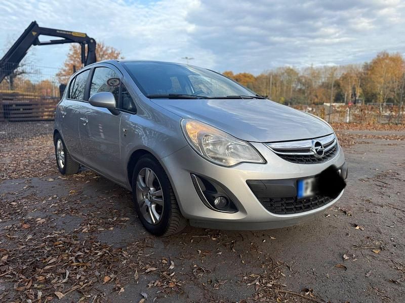 Gebraucht Opel Corsa 87 PS (63 kW) 2012 Silber Limousine