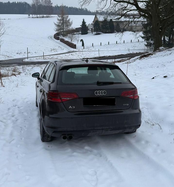 Gebraucht Audi A3 Attraction 122 PS (89 kW) 2013 Braun Limousine