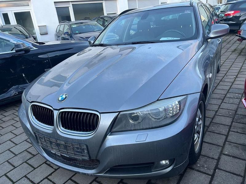 Gebraucht BMW 320 Comfort Edition 184 PS (135 kW) 2010 Grau Kombi