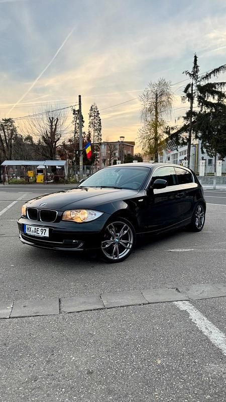 Schwarz Gebraucht 2010 BMW 118 Kleinwagen | 4.200 € (Fairer Preis) - Bild 1/4