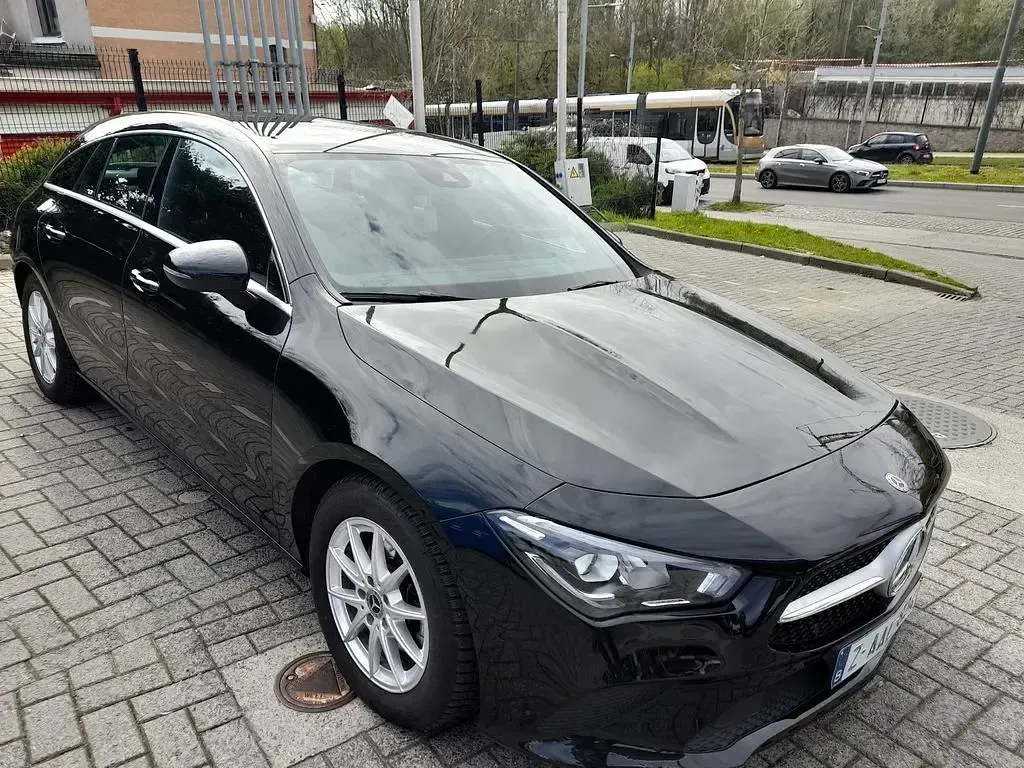 Gebraucht Mercedes CLA200 Shooting Brake 150 PS (110 kW) 2021 Schwarz Kombi