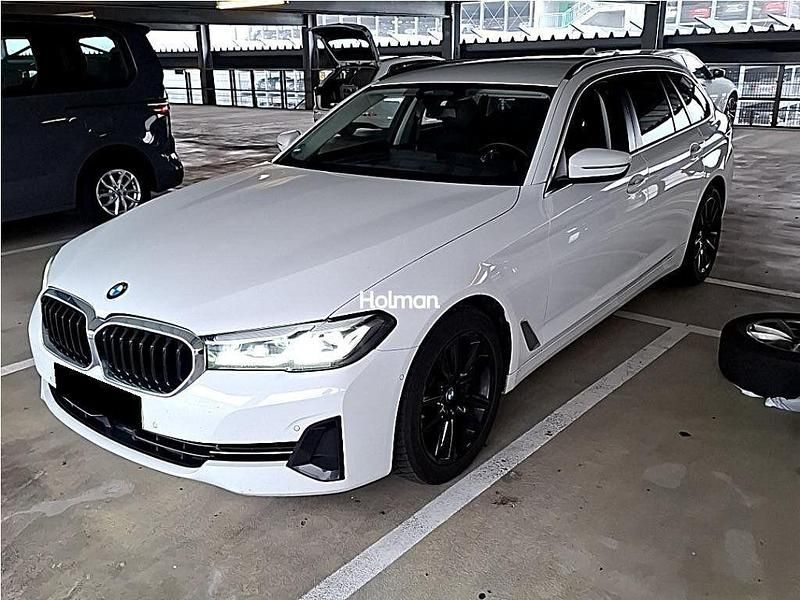 Weiß Gebraucht 2023 BMW 520 Kombi | 24.103 € (Etwas zu teuer) - Bild 1/4