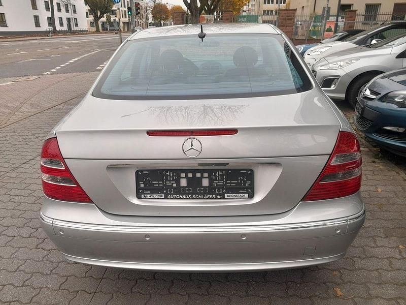 Gebraucht Mercedes E350 272 PS (200 kW) 2005 Silber Limousine