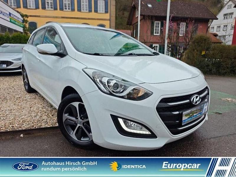 Gebraucht Hyundai i30 120 PS (88 kW) 2015 Weiß Kombi