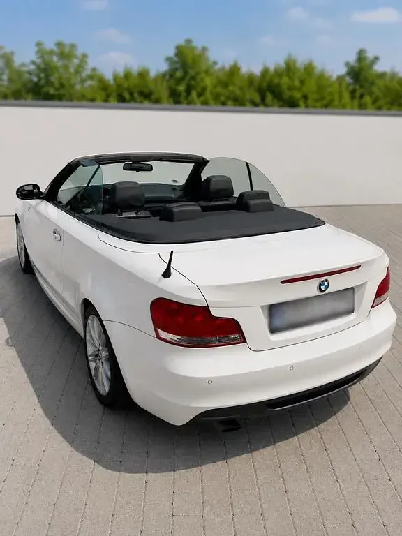 Gebraucht BMW 123 Cabriolet M Sport 204 PS (150 kW) 2009 Weiß Cabrio