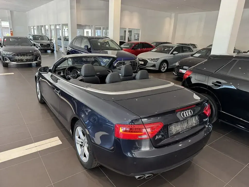 Gebraucht Audi A5 Cabriolet Sport 177 PS (130 kW) 2015 Blau Cabrio