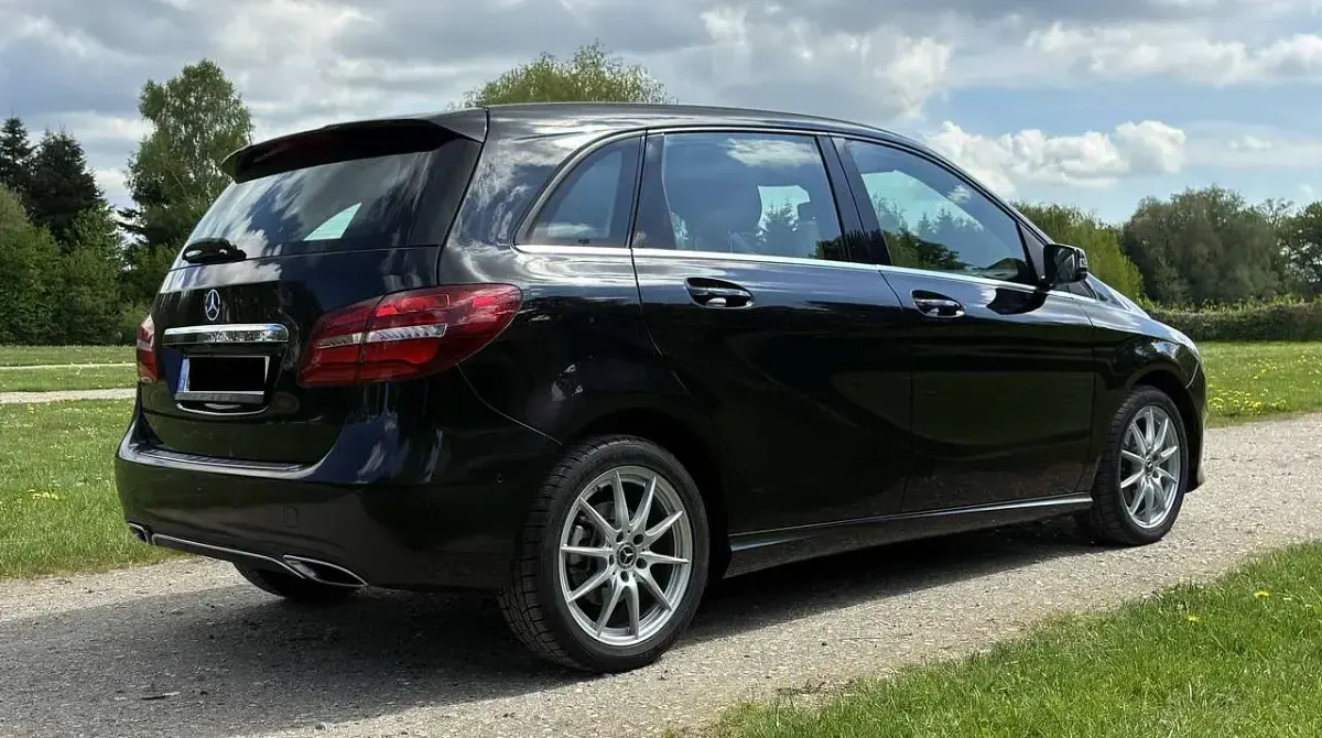 Gebraucht Mercedes B180 Urban 122 PS (89 kW) 2018 Schwarz Van / Kleinbus