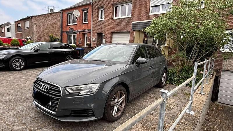 Gebraucht 2016 Audi A3 Limousine | 12.500 € (Fairer Preis) - Bild 1/4