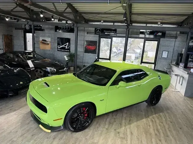 Używany Dodge Challenger 377 KM (277 kW) 2025 Zielony Coupe