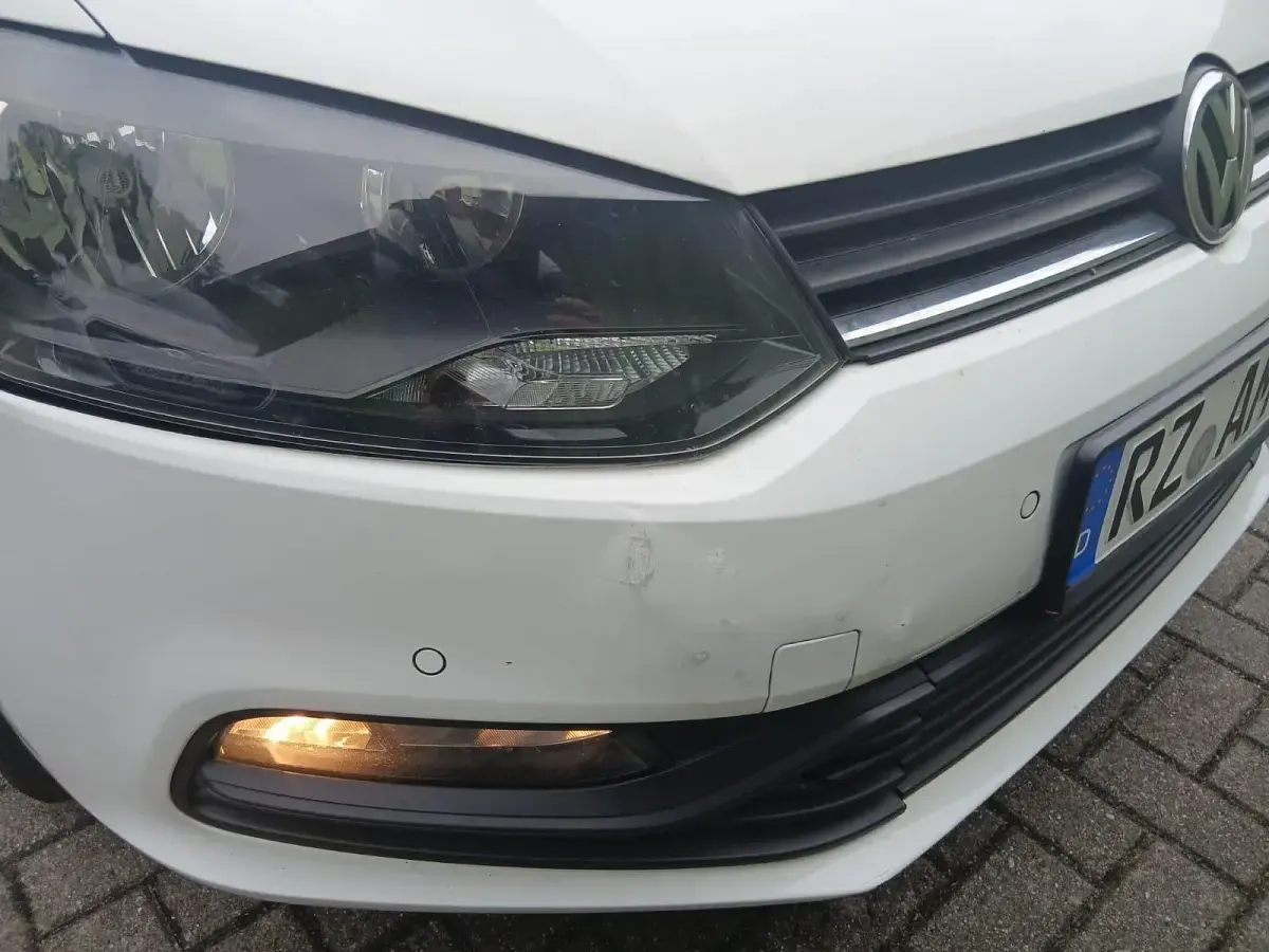 Gebraucht VW Polo 90 PS (66 kW) 2014 Weiß Kleinwagen