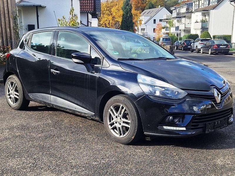 Sternenschwarz (metallic) Gebraucht 2017 Renault Clio IV Kleinwagen | 5.999 € (Fairer Preis) - Bild 1/4
