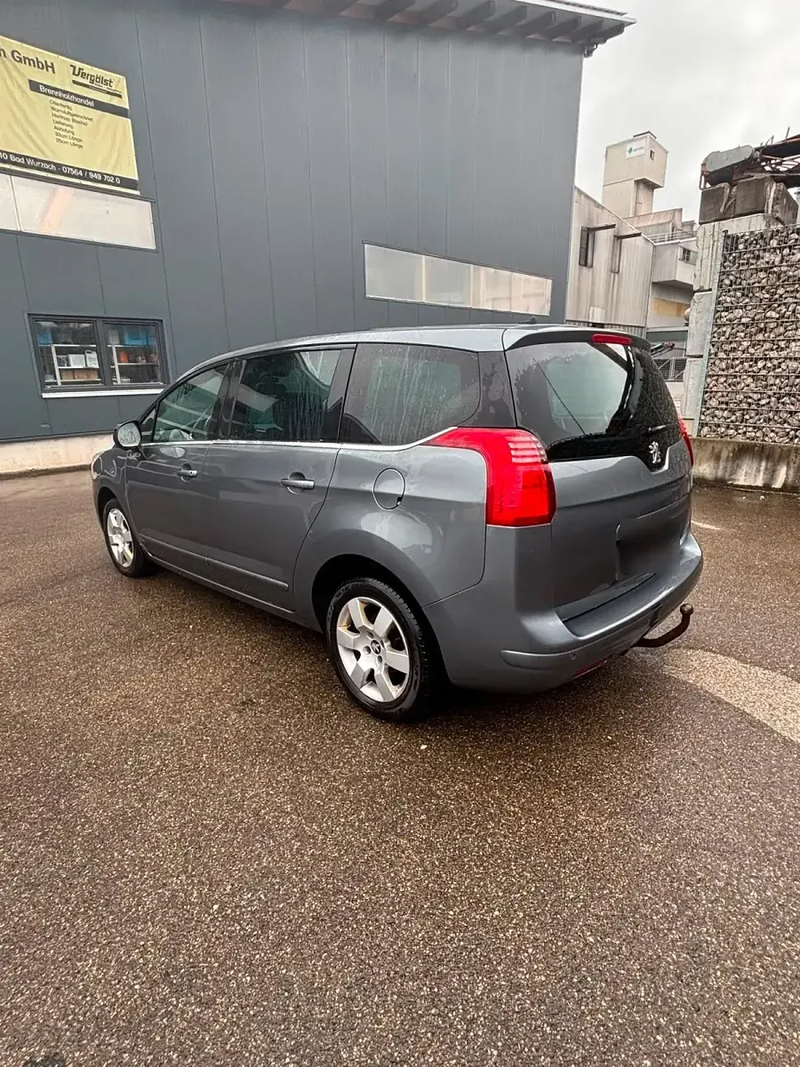 Gebraucht Peugeot 5008 150 PS (110 kW) 2011 Grau Van / Kleinbus