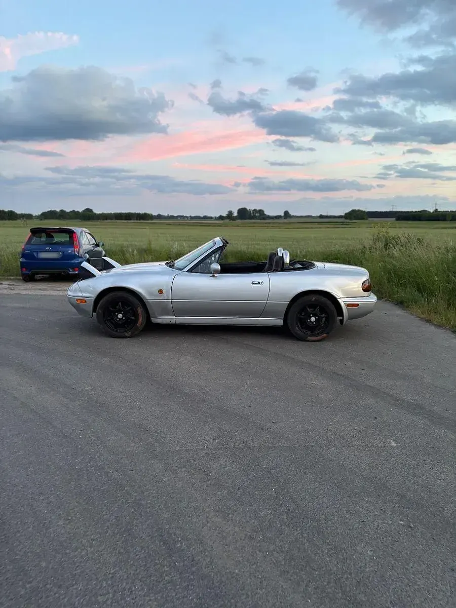 Gebraucht Mazda MX5 116 PS (85 kW) 1992 Silber Cabrio