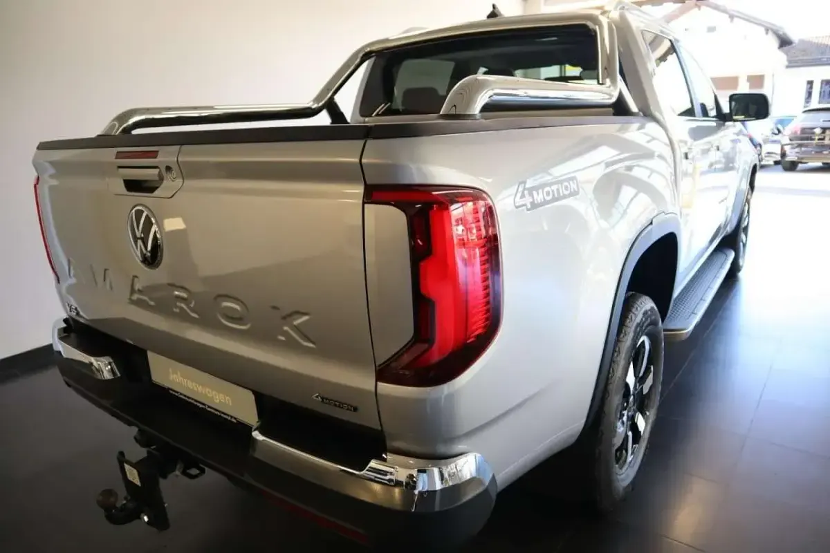 Gebraucht VW Amarok Style 241 PS (177 kW) 2024 Silber Pickup