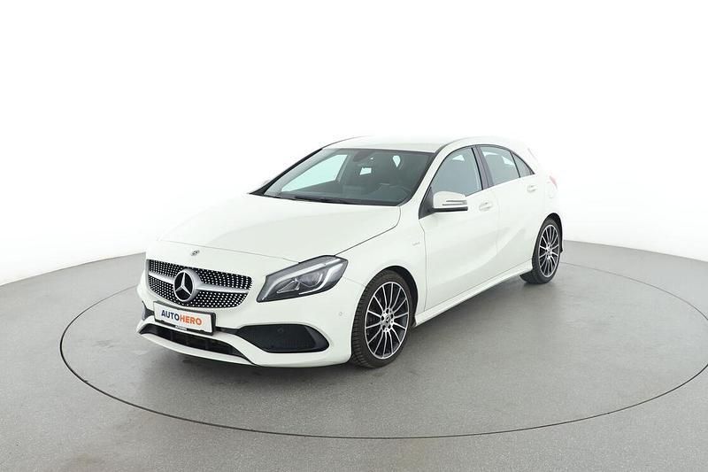 Weiß Gebraucht 2018 Mercedes A180 AMG Limousine | 19.490 € (Fairer Preis) - Bild 1/3