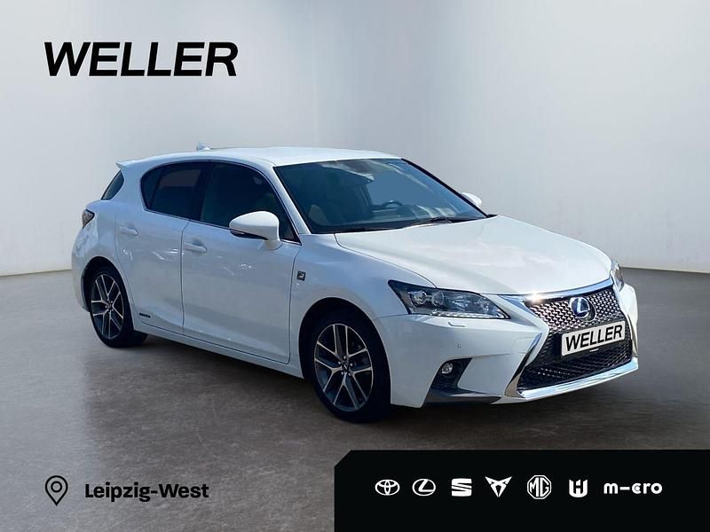 Gebraucht Lexus CT200h Sport Line 136 PS (100 kW) 2017 Weiss Limousine