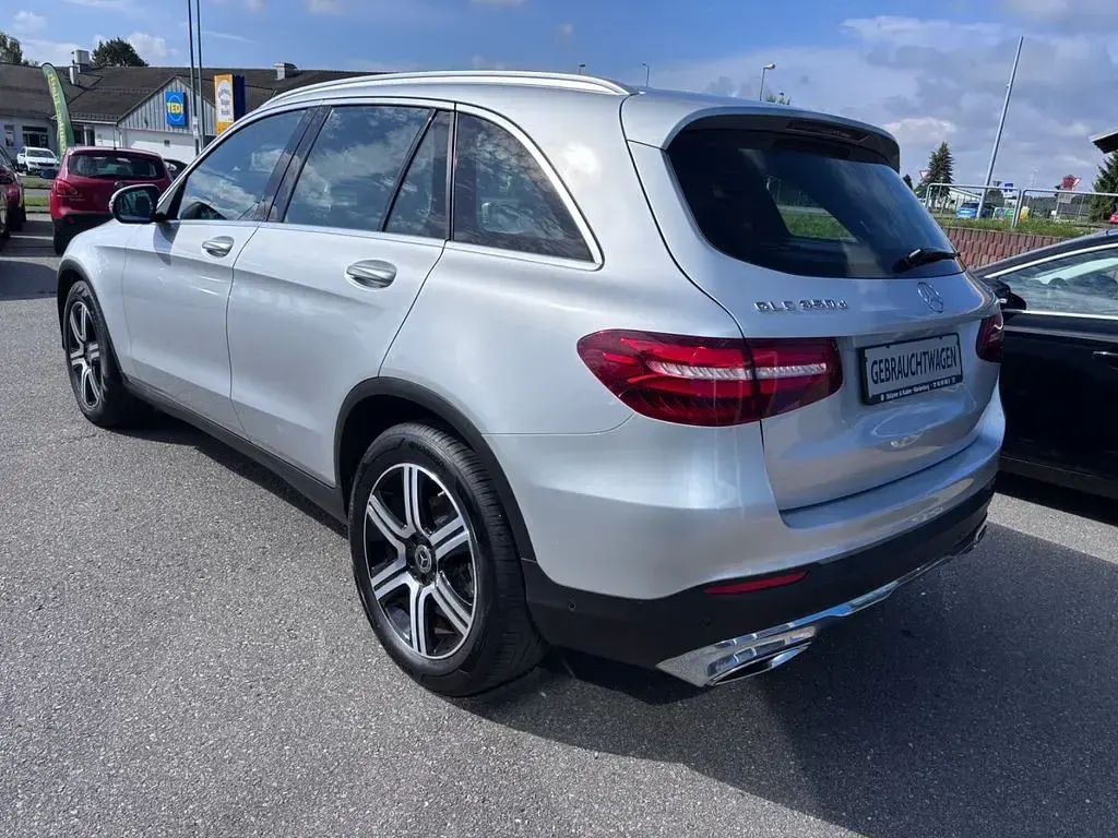 Gebraucht Mercedes GLC350 258 PS (189 kW) 2018 Silber SUV