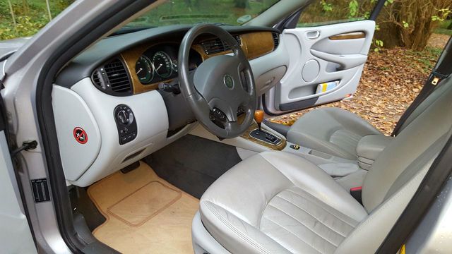 Gebraucht Jaguar X-type 196 PS (144 kW) 2001 Silber metallic Limousine