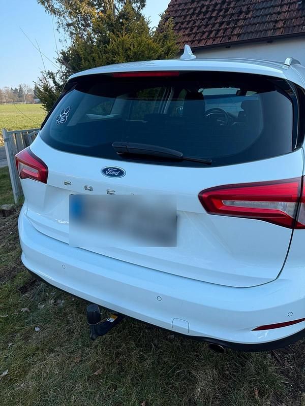 Gebraucht Ford Focus Titanium 150 PS (110 kW) 2019 Weiß Kombi
