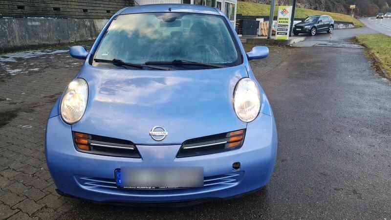 Blau Gebraucht 2004 Nissan Micra Kleinwagen | 750 € (Guter Preis) - Bild 1/4
