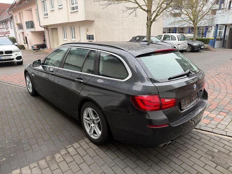 Gebraucht BMW 520 184 PS (135 kW) 2012 Grau Kombi