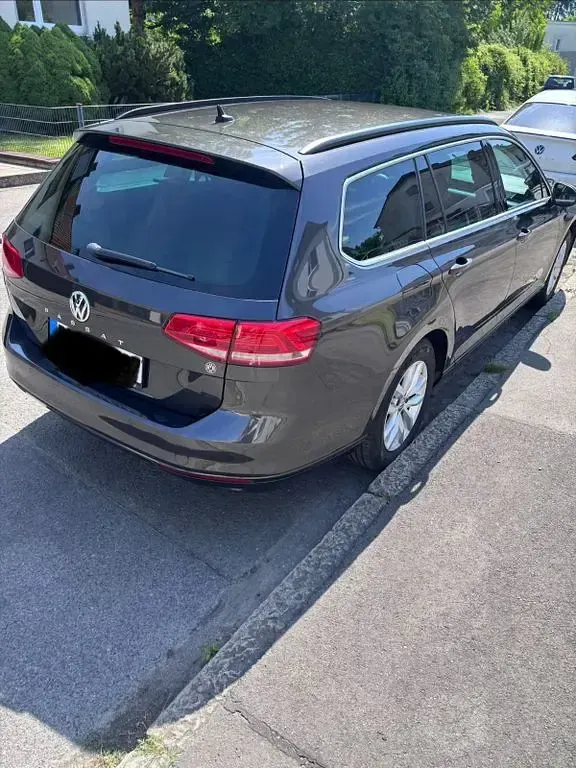Gebraucht VW Passat Comfortline 150 PS (110 kW) 2018 Grau Kombi