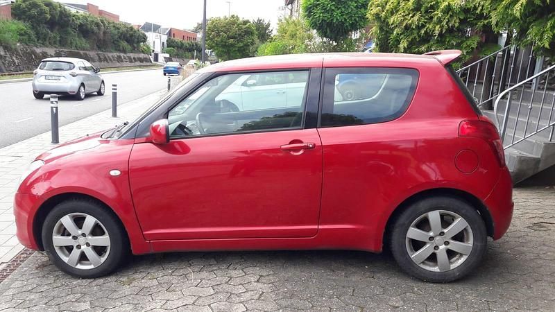 Rot Gebraucht 2008 Suzuki Swift Kleinwagen | 1.999 € (Guter Preis) - Bild 1/4