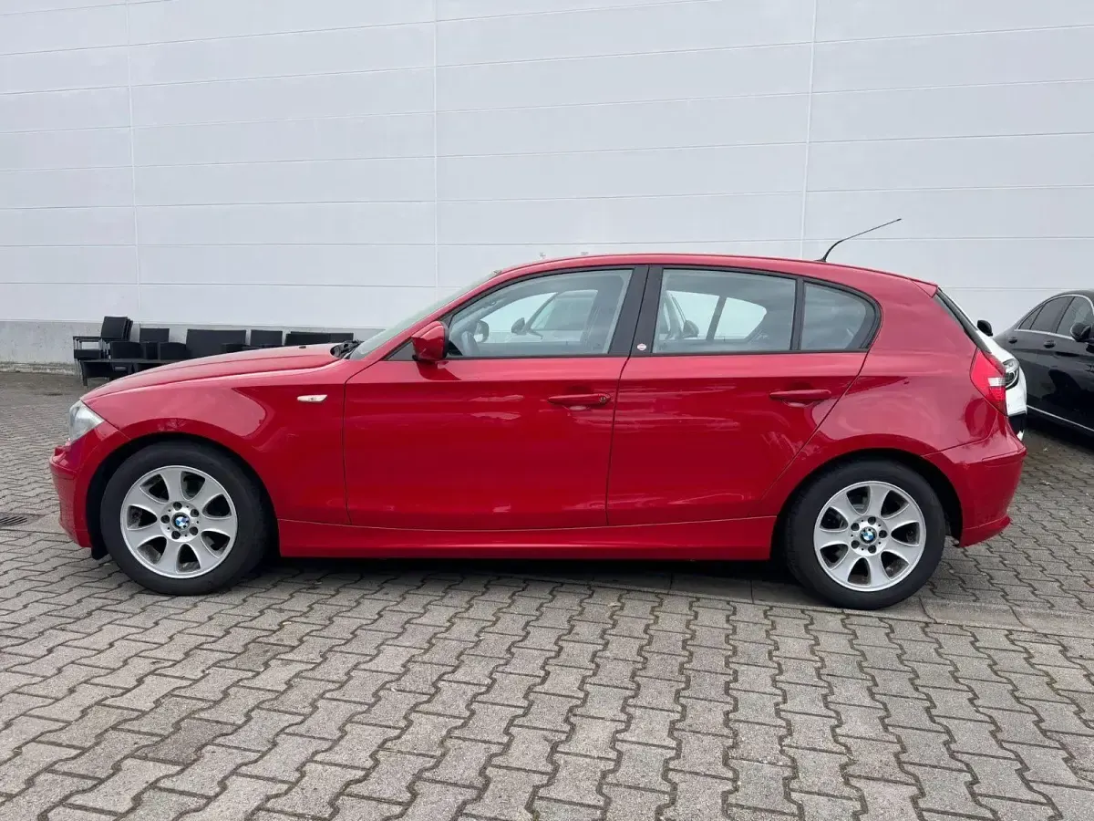 Used BMW 116 Advantage 122 HP (89 kW) 2010 Red Hatchback