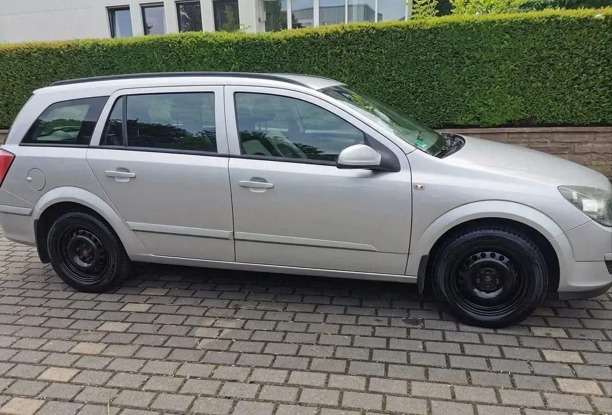 Gebraucht Opel Astra 90 PS (66 kW) 2005 Silber Kombi