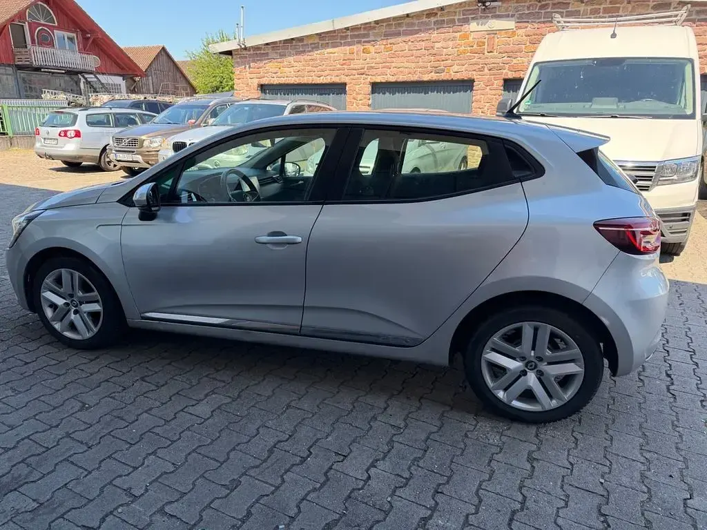 Gebraucht Renault Clio Experience 86 PS (63 kW) 2020 Silber Limousine
