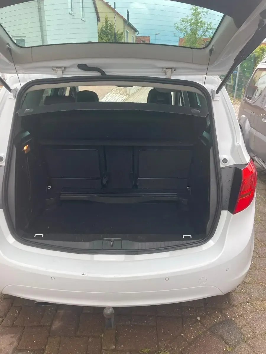 Używany Opel Meriva 140 KM (102 kW) 2013 Biały Minivan